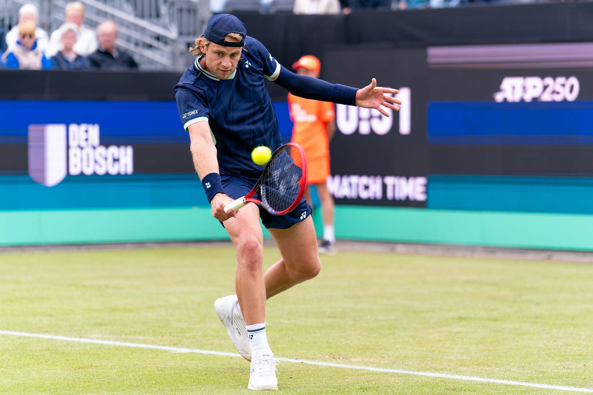 Zizou Bergs hits a slice during his 1R win in s'-Hertogenbosch | Image Source: Getty